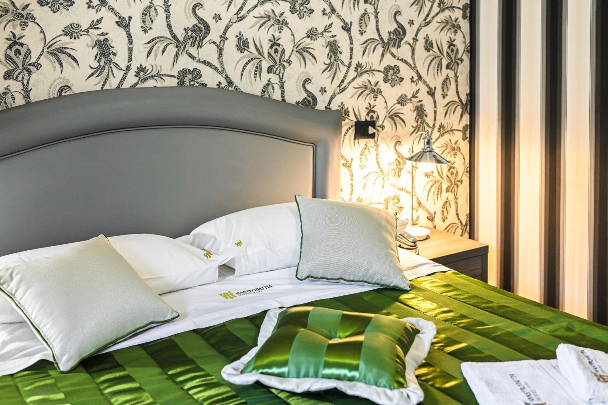 Hotel Mastrodattia Celano Eksteriør billede